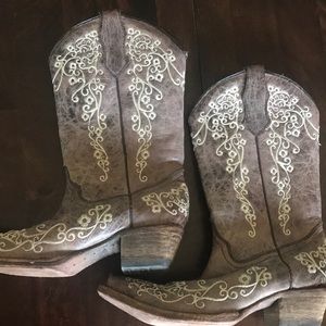 Beautiful Corral Teens Embroidered Boots 4